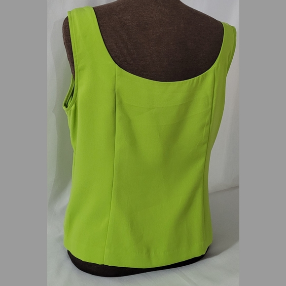 Sleeveless tops - Picture 4 of 5